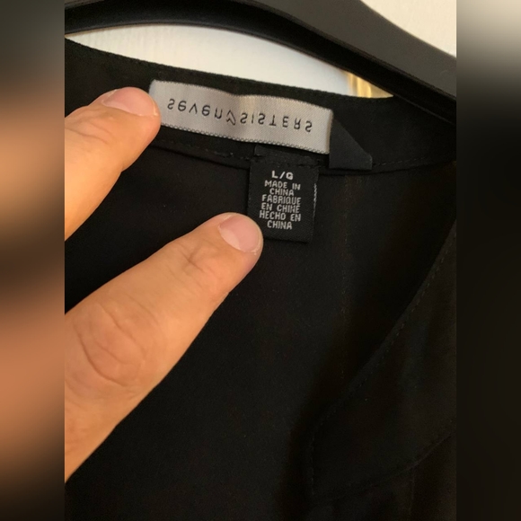 Sleeveless Black Top - Picture 2 of 2